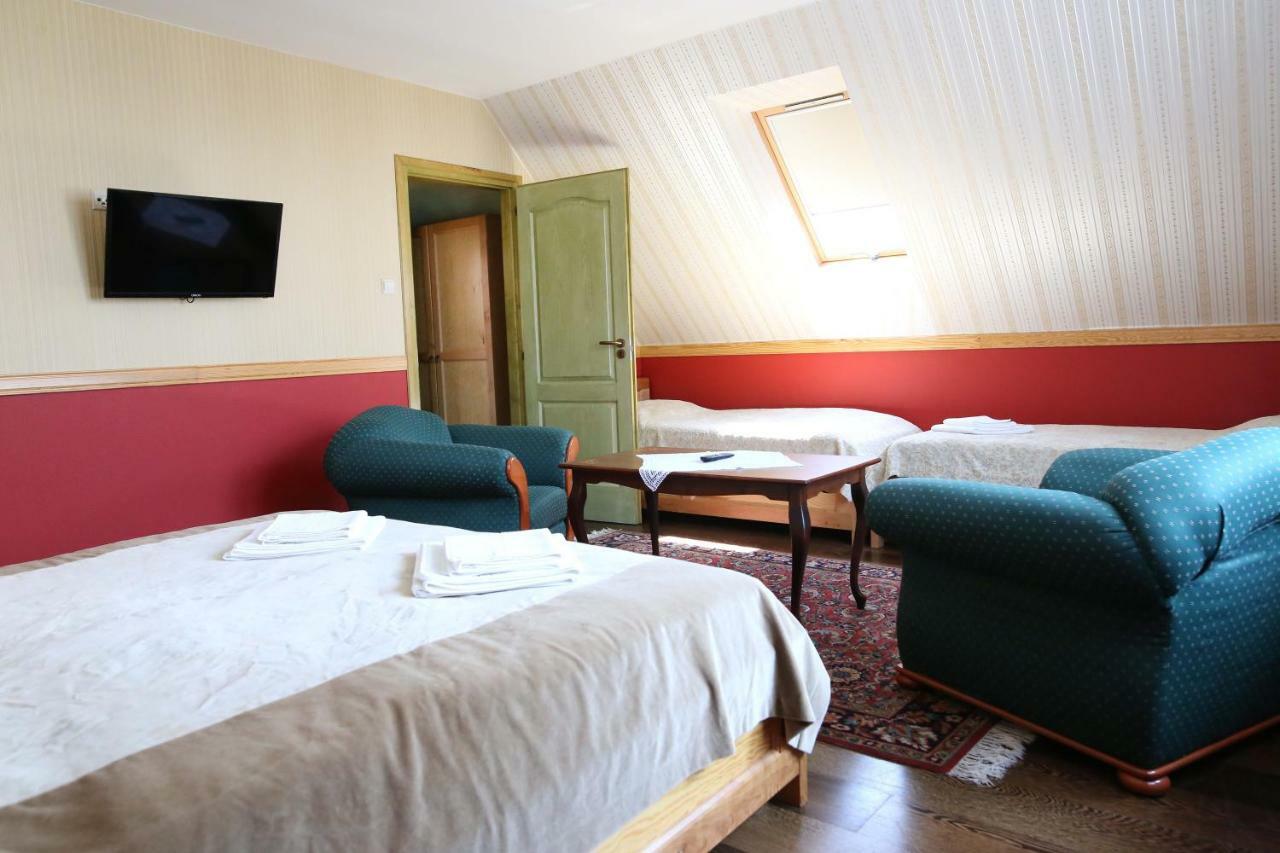Sasfészek Vendégház Zirc Esterno foto